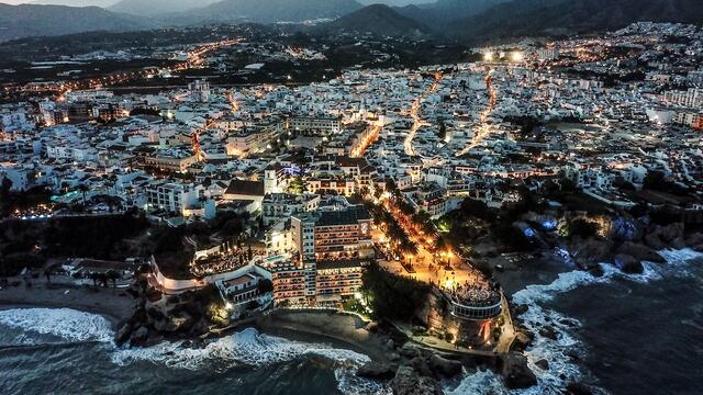 80 000 Russian tourists annually visit the island of Tenerife in Spain